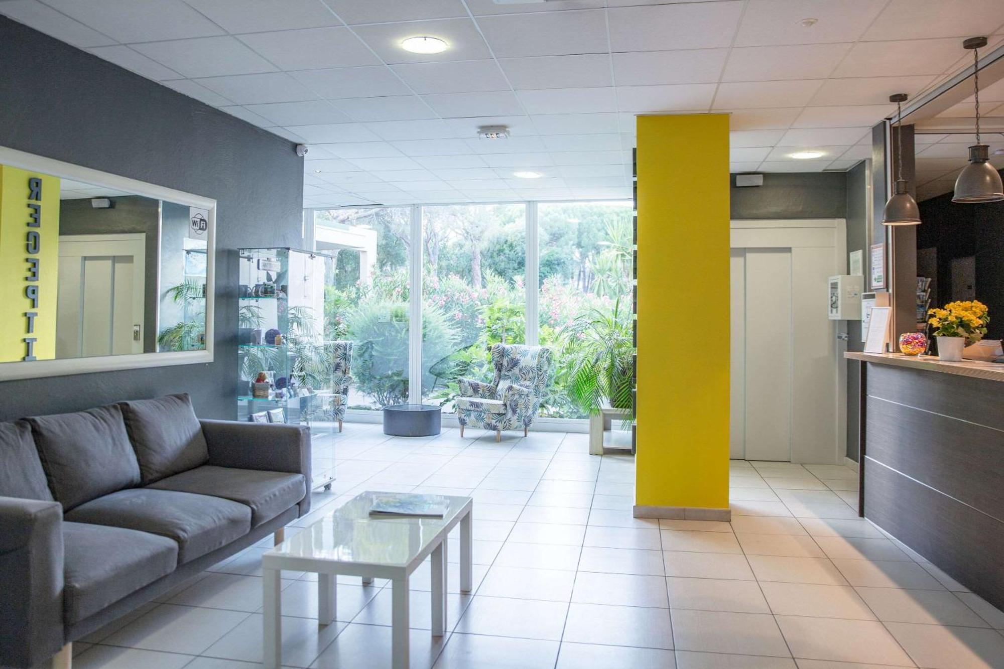 Comfort Aparthotel Frejus La Tour De Mare Buitenkant foto