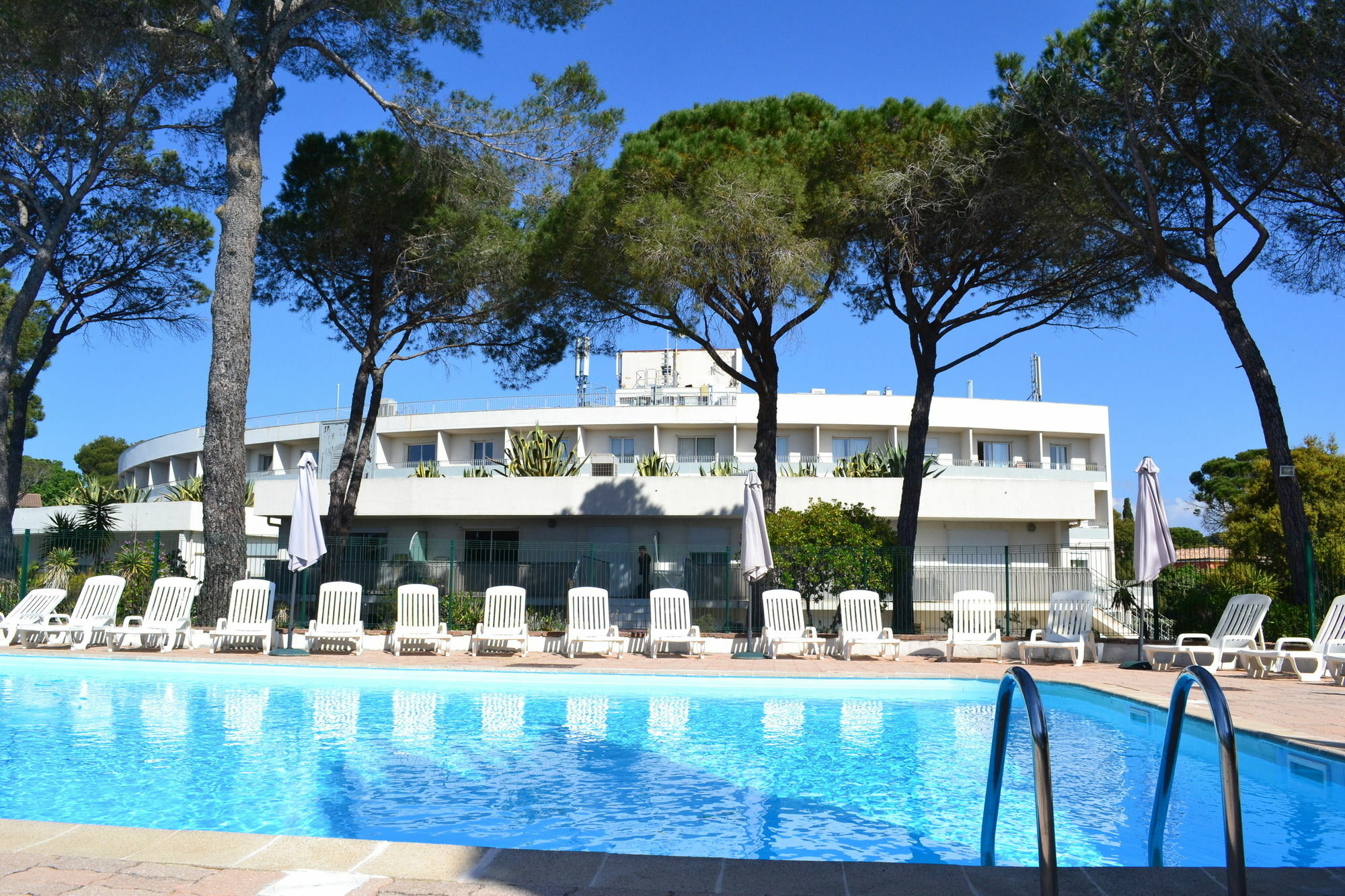 Comfort Aparthotel Frejus La Tour De Mare Buitenkant foto